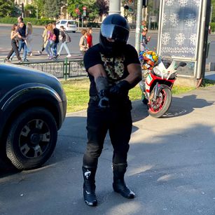 Model - LittleBig bigbulge