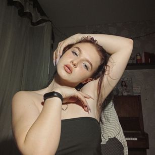 Model - Elisabeth Bryant oilshow