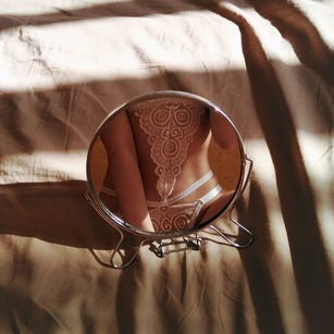 Model - YourLady1985 kind