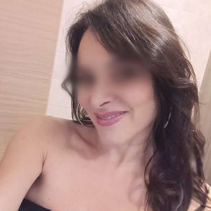 Model - Danita footjob