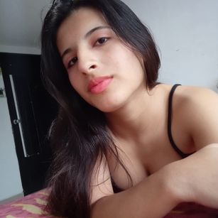 Model - Emily Monserrat sph