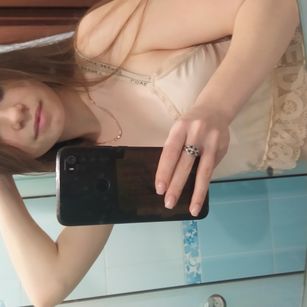 Model - SoftGirl striptease