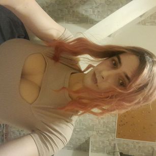 Model - ReginHOT_SEX pinch