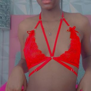 Model - Pamela Dee latina