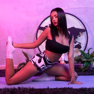 Model - Sharon Stark roleplay