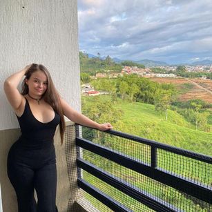 Model - Violette Keys feet