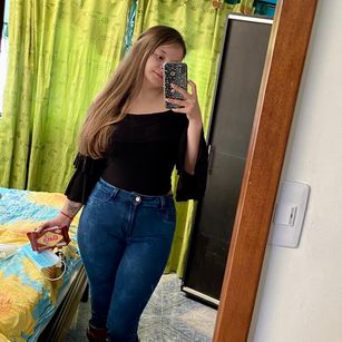 Model - Violette Keys feet