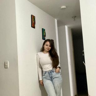 Model - Violette Keys heels