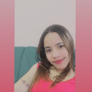 Model - MiaCarolina petite