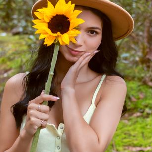 Model - AlisonSantamaria anal