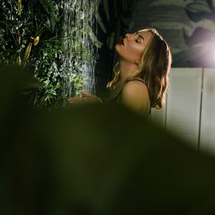 Model - Lina Love joi