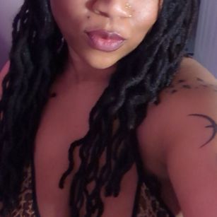 Model - StrapianaTheGoddess boobs