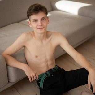 Model - Thomas skinny