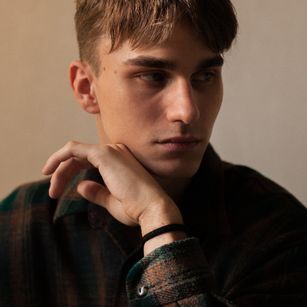 Model - MarquisDS hairy