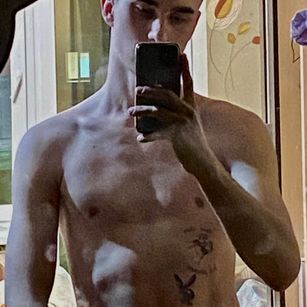 Model - MarquisDS cumshot