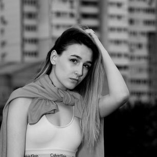 Model - SofiaCupper shower