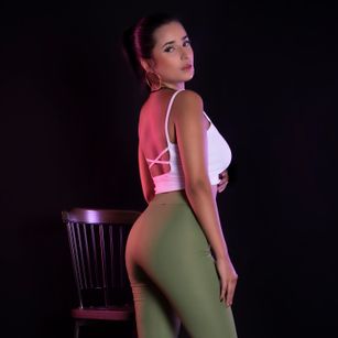 Model - Sharon Stark bigtits