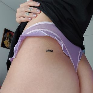 Model - Helen and the wolfxx tattoos