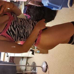 Model - Jonesys Momma blowjob