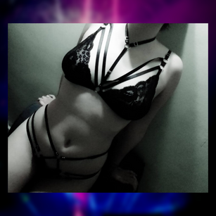 Model - Margari lingerie