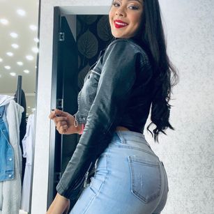 Model - ArianaColinns toys