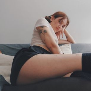 Model - Helen and the wolfxx squirt