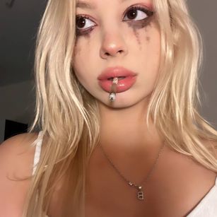 Model - laurainlove anal