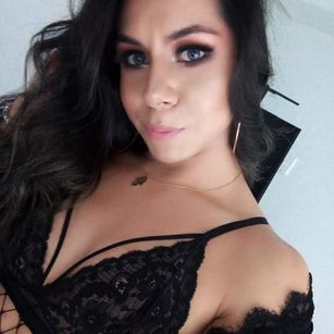 Model - Kamila arango salazar cum