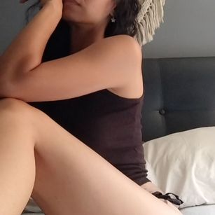 Model - Raquel Cruz heels