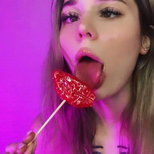 Model - Kylie and Lucifer deepthroat