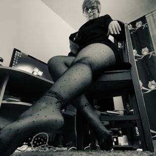 Model - IamMiky adorable