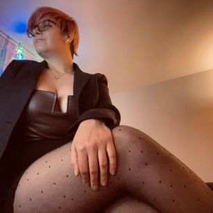 Model - IamMiky sassy