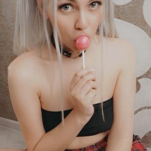 Model - Dakota pussyplay