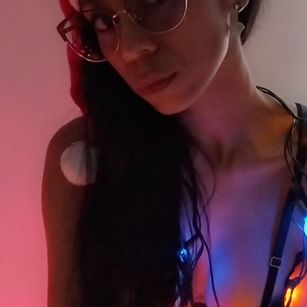 Model - Raquel Cruz skinny