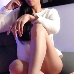 Model - Raquel Cruz latina