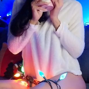 Model - Raquel Cruz footjob