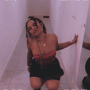 Model - Nina twerk