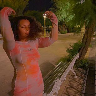 Model - Nina twerk