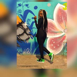 Model - ShenielFox bigcock