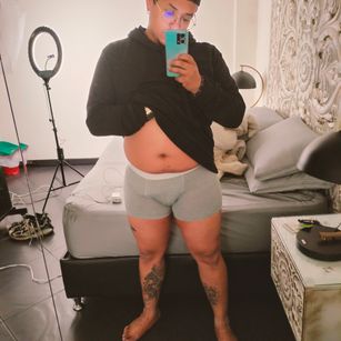 Model - Frank Efron masturbation