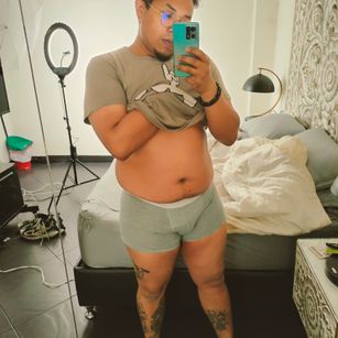 Model - Frank Efron findom