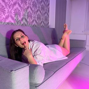 Model - Anastasia striptease