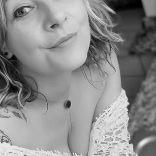 Model - Mia Tequila dildo