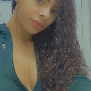 Model - Lilly Wolfee beautiful