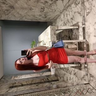 Model - Mia cottii submissive