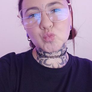 Model - VonSophie tatto