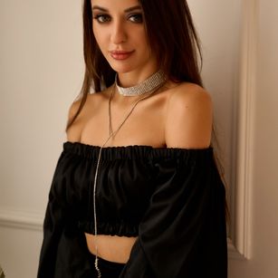 Model - TinaAkira pantyhose