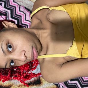 Model - SweetsandPeaches2023 petite