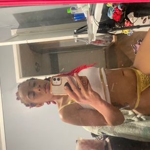 Model - SweetsandPeaches2023 oil