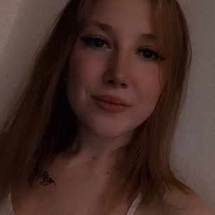 Model - Lily striptease